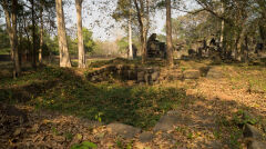 Pokryte roślinnością ruiny Preah Khan w Kompong Svay