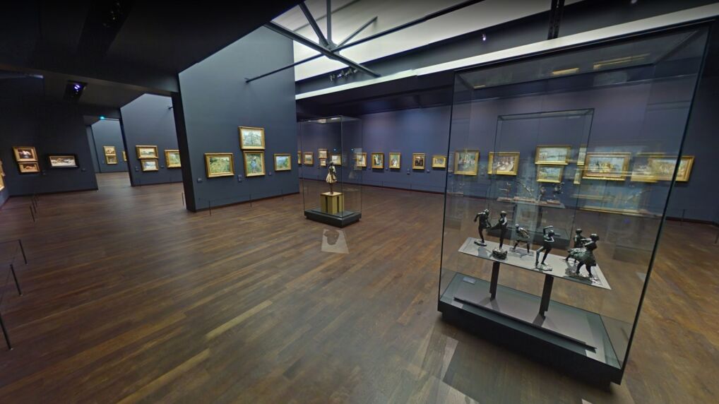 Musée d’Orsay. Eksponaty można oglądać z daleka lub z bliska