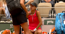 Problemy medyczne Linette po 1. secie meczu z Jabeur w 1. rundzie Roland Garros