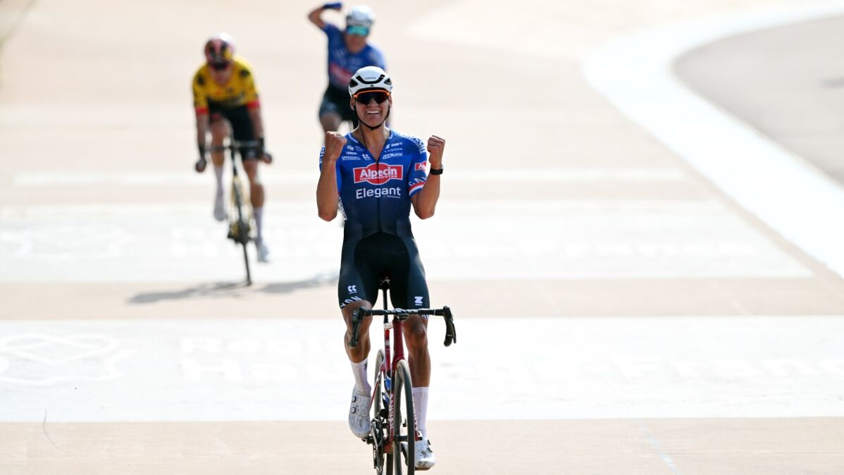 Van der Poel triumfuje w Paryż - Roubaix