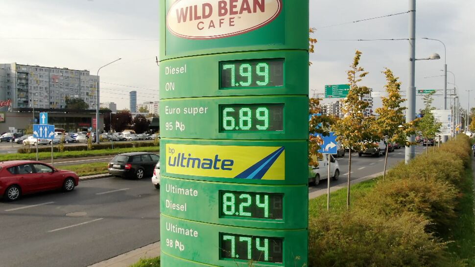 Ceny paliw mogą wzrosnąć tak, że ostatecznie spadną. Eksperci wyjaśniają